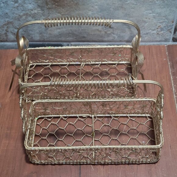 Gold Metal Wire Basket Christmas Tree and Ribbon Design Christmas Container Deco - Picture 5 of 9